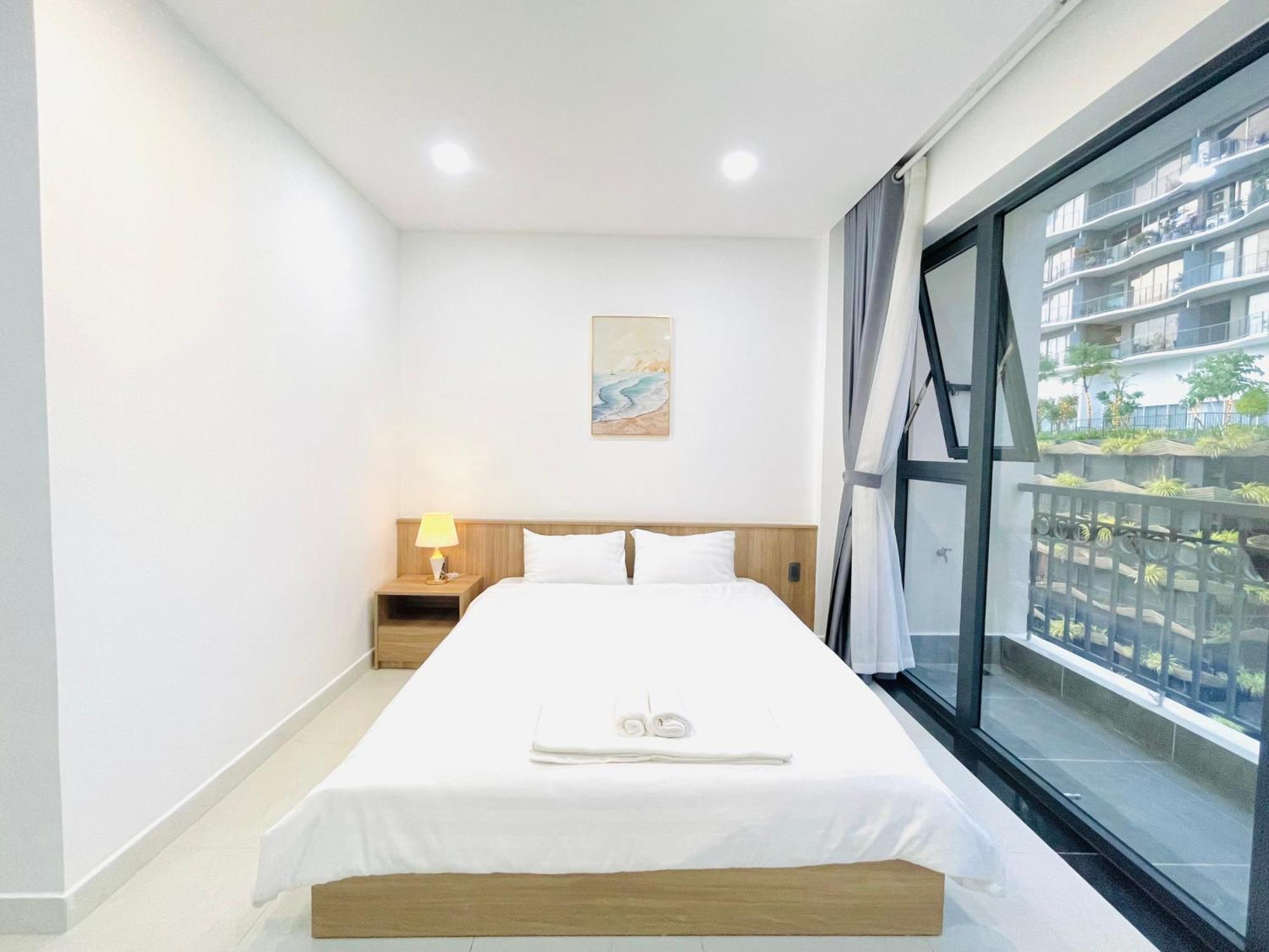 501 Modern With Balcony & Kitchen Ho Chi Minh City